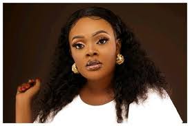 Bernice Asare's Instagram, Twitter & Facebook