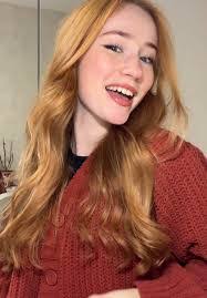 Maria Carollo's Instagram, Twitter & Facebook