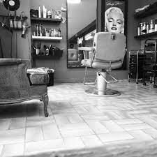 Un lavabo noir de haute qualité pour salon de coiffure ou salle de bain. 6 Salons De Coiffure A Decouvrir A Sherbrooke Baron Mag