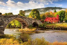 Truyền thông tiếng việt thường gọi là xứ wales vì quen miệng do trong lịch sử wales từng là một xứ giống như xứ sussex và xứ cambridge, giống như một phần tư đầu của thế kỷ xx cũng chứng kiến một bước chuyển đổi về hoàn cảnh chính trị của wales. Xá»© Wales Mua Thu Ä'áº¹p Tá»±a Xá»© Sá»Ÿ Du Lá»‹ch Gia Ráº» Aleháº¥p Facebook