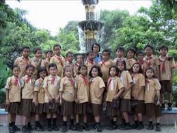 Dalam rangka meningkatkan fungsi perpustakaan sekolah, maka kami membentuk kelompok penulis bagi anak anak untuk memacu minat baca dan mengembangkan study perpustakaan sekolah. Profil Siswa Siswi Sdk Santo Mikael Surabaya Youtube