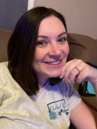 Sarah Bunch's Instagram, Twitter & Facebook