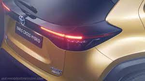 Der kofferraum kann ganz einfach mit der höhenverstellbaren, geteilten ladefläche sowie den im verhältnis 40:20:40 umklappbaren sitzen an deine bedürfnisse angepasst werden. Toyota Yaris Cross 2021 Abmessungen Und Kofferraumvolumen Hybrid Und Thermisch