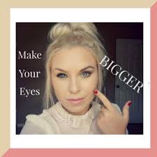 3 𝙩𝙞𝙥𝙨 𝙩𝙤 𝙤𝙥𝙚𝙣𝙞𝙣𝙜 𝙩𝙝𝙚 𝙚𝙮𝙚𝙨 𝙖𝙣𝙙 𝙢𝙖𝙠e 𝙩𝙝𝙚𝙢  𝙖𝙥𝙥𝙚𝙖𝙧 𝙗𝙧𝙞𝙜𝙝𝙩𝙚𝙧:1. Use a brightening concealer (one that is  creamy and easy to blend) in the inner corner of eyes and bring it