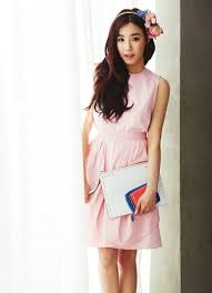 tiffany is a beauty in vibrant and pastel colors in the handbag and wallet lookbook for jill stuart 少女時代 ティパニ ティファニー