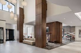 Awesome Salesperson, Awesome Room