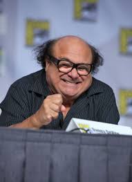 Daniel michael 'danny' devito, jr., popularly known as danny devito, is an american actor, comedian, director, and producer. Danny Devito Starportrat News Bilder Gala De