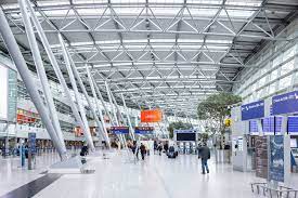 We did not find results for: Flughafen Dusseldorf Airport Dus Passagiere Warten Lange Auf Gepack