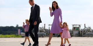 Élisabeth ii (née elizabeth alexandra mary windsor, à londres, le 21 avril 1926) est reine de seize états indépendants et chef du commonwealth, depuis le 6 février 1952. Voici Le Prenom Du Troisieme Enfant De Kate Et William Marie Claire