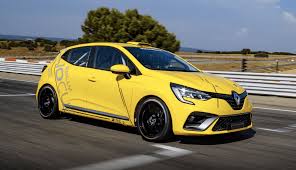 With a focus on the renaultsport models, the club holds national meets. Renault Clio Rsr Cup In Den Startlochern