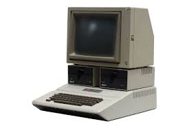 The macintosh xl, based on apple computer's remaining inventory of the lisa 2, is released. Apple Ii Series Wikipedia