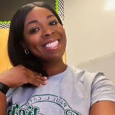 Moriah Lee (@JustLoveLEE01)