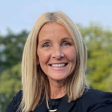 Lesley Harrigan's Instagram, Twitter & Facebook