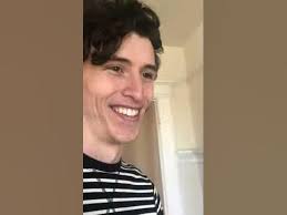 does it smell in here