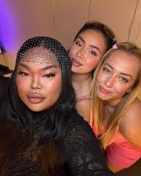 Selena Nelson's Instagram, Twitter & Facebook