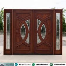 Pagar besi yang cukup menjulang tinggi ini bisa dibuka dengan digeser ke kanan ataupun ke kiri. 48 Ide Pintu Rumah Di 2021 Pintu Kusen Pintu Rumah