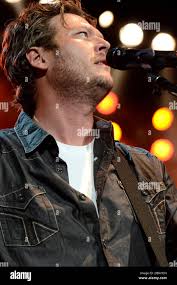 Blake shelton live hi-res stock photography and images