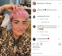Demi lovato finally took a pair of scissors to her traditionally long locks and showed off her new 'do in a selfie she shared with fans tuesday night. Demi Lovato Is Unrecognisable With Very Short New Pink Mushroom Haircut Ok Magazine