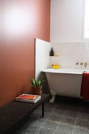 Stephanie Lizee Et Franck Pablo 2 Ans The Socialite Family Baignoire Peinture Decoration Salle De Bain Idee Salle De Bain