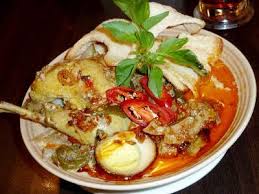 Lontong Opor Ayam Sambel Goreng Telur Kafe Telur