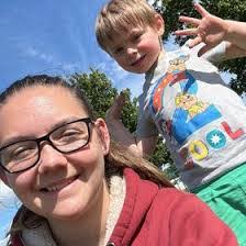 Robyn Westbrook's Instagram, Twitter & Facebook