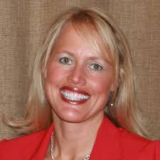 Raquel Hansen's Instagram, Twitter & Facebook