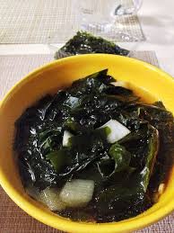 Seoul Cafes Easy Seaweed Soup Without Meat Vegetarian Recipes Soup Korean Seaweed Soup