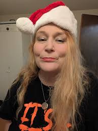 One and a half hours left in the silent auction