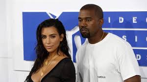 Het vermogen van kanye west wordt geschat op ongeveer 1 miljard euro. Kanye West Und Kim Kardashian Kein Rosenkrieg In Sicht