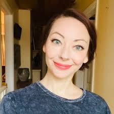 Kate Avery (@tagsalegirl)