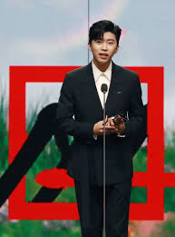 이슈 임영웅, 방송 촬영 도중 실내 흡연 논란. Ynbq 4wq0unnym