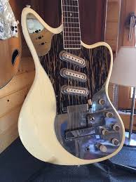 Framus Strato De Luxe 1963 Olympic White Sixtiesguitars Reverb Electric Guitar Guitar Electric Guitar Art