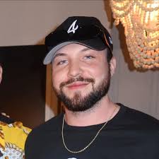 Who can help build a small barndo in Wetumpka, AL?