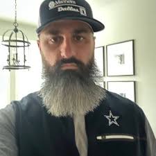 Justin Villa (@thejustinvilla)