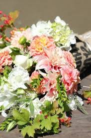 Harmony harvest farm is an online flower delivery store that grows and ships fresh cut flower bouquets and diy flower boxes nationwide, fresh from the fields, harmony harvest cut flowers are perfect for all occasions and include a diverse array of the best available farm grown flowers. Farmgirl Flowers Localharvest