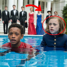 La hija discapacitada del millonario se ahogó en la piscina y solo el hijo  negro de la empleada doméstica saltó para salvarla. Pero lo que sucedió  después del heroísmo lo cambió todo