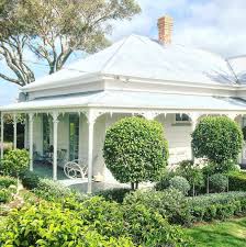 I M Away From The Farm At Present Spending A Few Days With Family Up North Roadtripping Exterior Paint Colors For House Cottage Exterior Best Exterior Paint