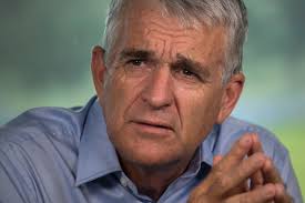 Portrait of Queen Elizabeth II by Australian artist Ralph Heimans defaced  in London