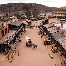 The stunning home, just a few hours from l.a., is available for stays through airbnb and, perhaps even better, live on instagram for constant design and travel inspo. Durango Vaqueros Del Viejo Oeste Viejo Oeste Paisajes