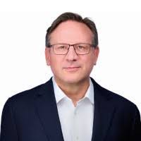 Troy Hare's Instagram, Twitter & Facebook