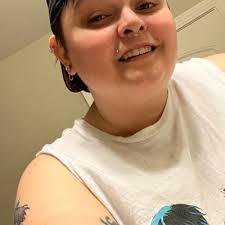 Candice Arnold🎃🏳️‍🌈 (@candiqueerbait)