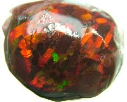 Every white opal is unique in terms of its pattern, dimensions, shape, brightness, clarity, colours and colour play. Black Opal Brightness And Body Tone Guide Opal Auctions