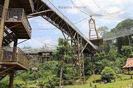 Melaka zoo with an area of 54 acres, it was the first zoo in the region to exhibit the endangered sumatran rhinoceros and gaur. Melaka Bird Park Ayer Keroh Melaka