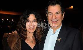 Ο σταμάτης σπανουδάκης μιλώντας για τα παιδικά του χρόνια λέει πως ο πατέρας του τον προόριζε για πολιτικό μηχανικό. Stamaths Spanoydakhs Pragmatopoih8hke H Synaylia Toy Me Filan8rwpiko Xarakthra Sto Pallas Gossip Tv Gr