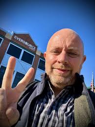 ✌🏻Peace out, Eversource Energy! ✌🏻 After 17 incredible years at  Eversource, today marks my last day with the company. It's been an amazing  journey filled with growth, learning, and wonderful…