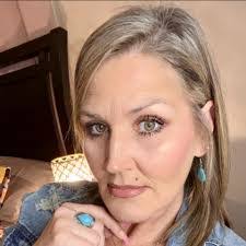 Julie Pendergrass's Instagram, Twitter & Facebook