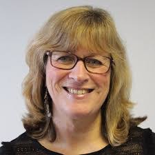 Dawn Hewitt's Instagram, Twitter & Facebook