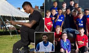 Playing rashford on right and pogba on left cost us. Manchester United Striker Marcus Rashford Awarded Mbe In Queen S Birthday Honours Daily Mail Online