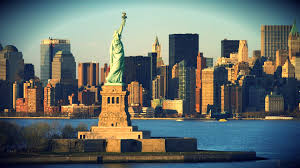 Mesurant plus de 46m de haut, mais paraissant plus parce qu'elle est juchée sur un piédestal de sa propre hauteur, la statue de la liberté est une sculpture monumentale située sur liberty island, une petite cette capacité à soulever des montagnes est à mettre au crédit des partisants de la statue. Visiter La Statue De La Liberte Comment Visiter La Couronne Infos
