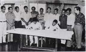 The communist insurgency in sarawak occurred in malaysia from 1962 to 1990, and involved the north kalimantan communist party and the malaysian government. The Day The Insurgency Ended
